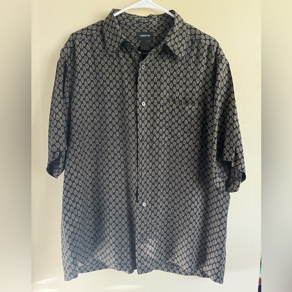 Claiborne Vintage Designed Button Up Shirt - Size Large (Holey)